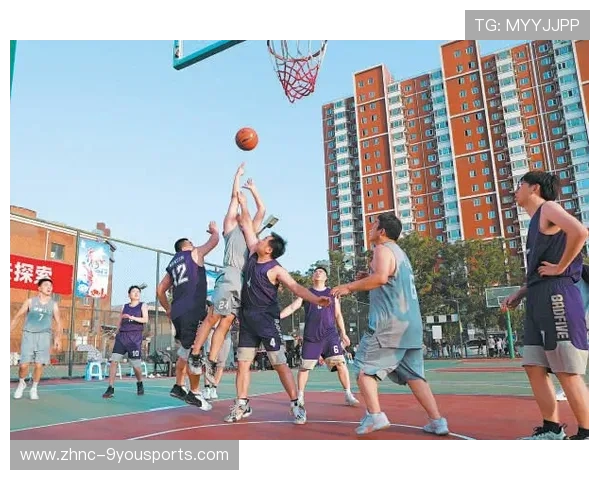 “成都滑轮赛场,年轻选手挑战历史,激烈角逐进行时”